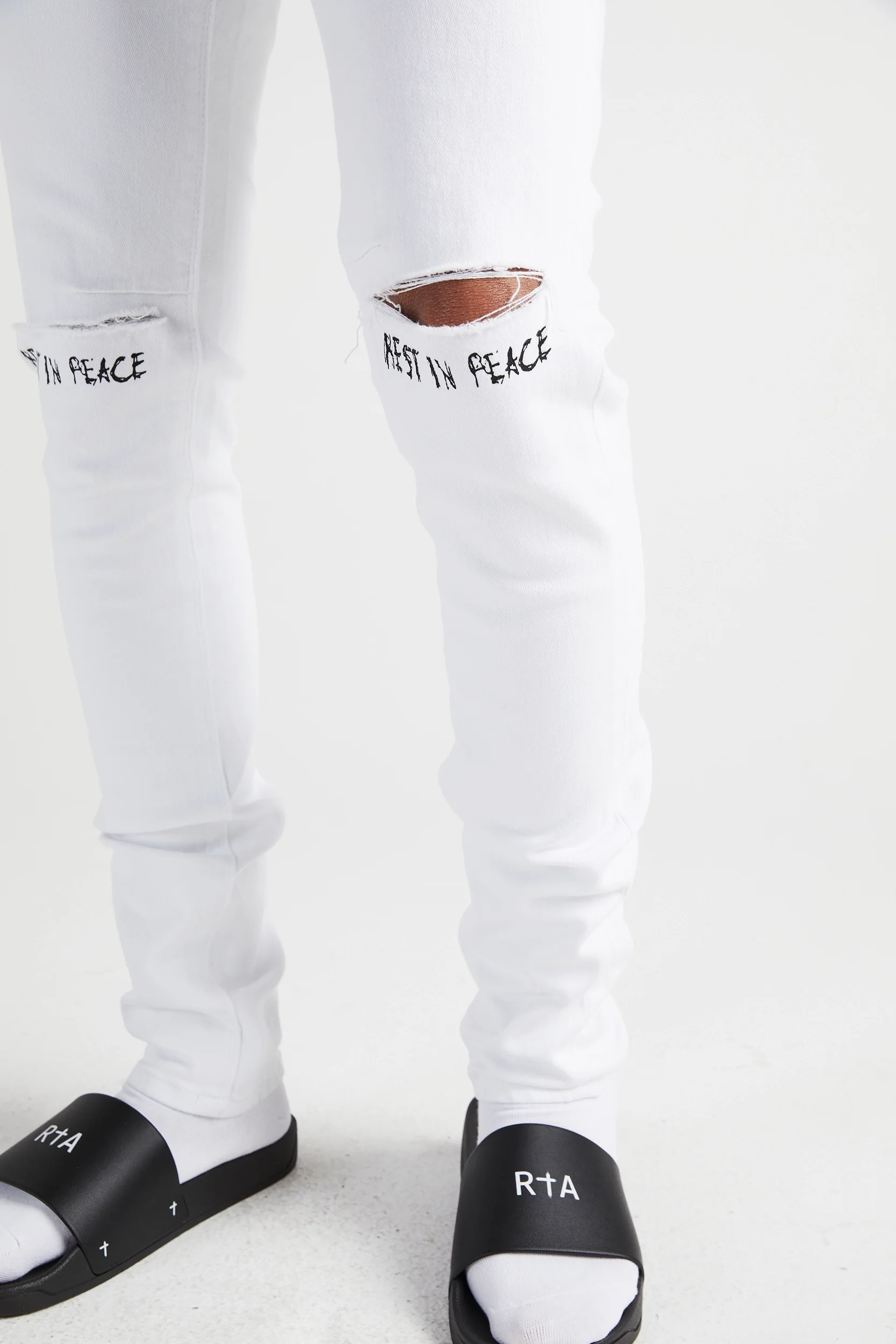BRYANT SKINNY JEAN | WHITE REST IN PEACE - Image 7