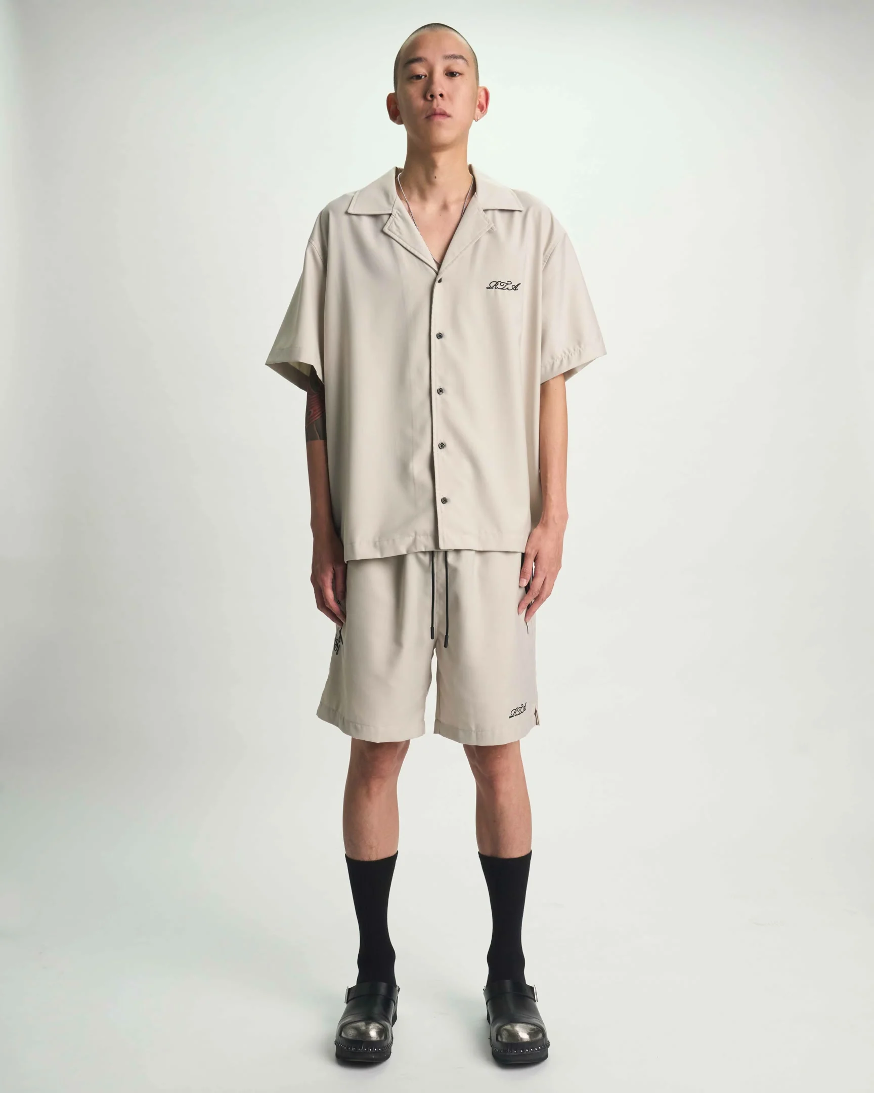 CLYDE SHORT | BEIGE POPPY