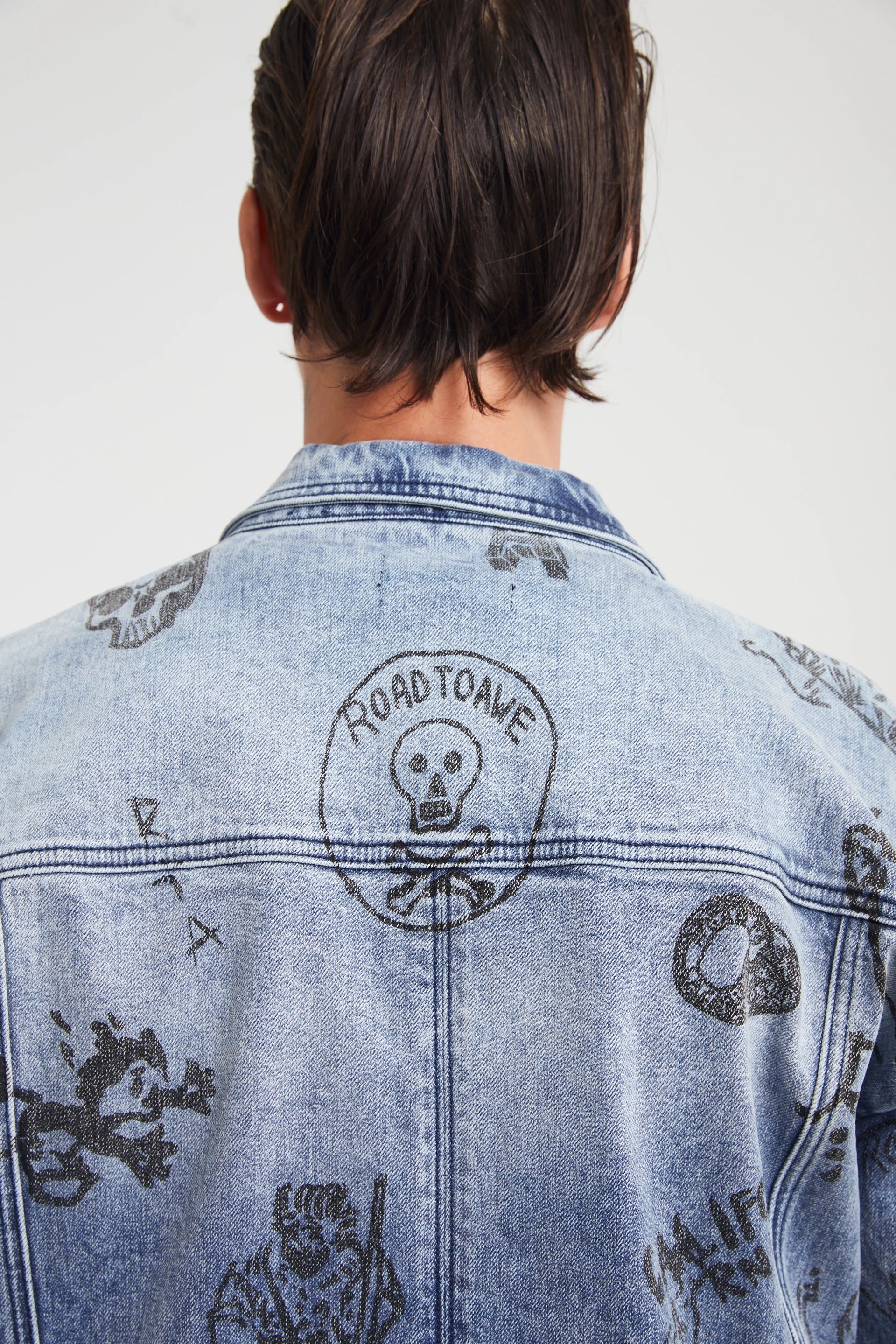 DANNY DENIM JACKET | LIGHT WASH SCRIBBLE - Image 4