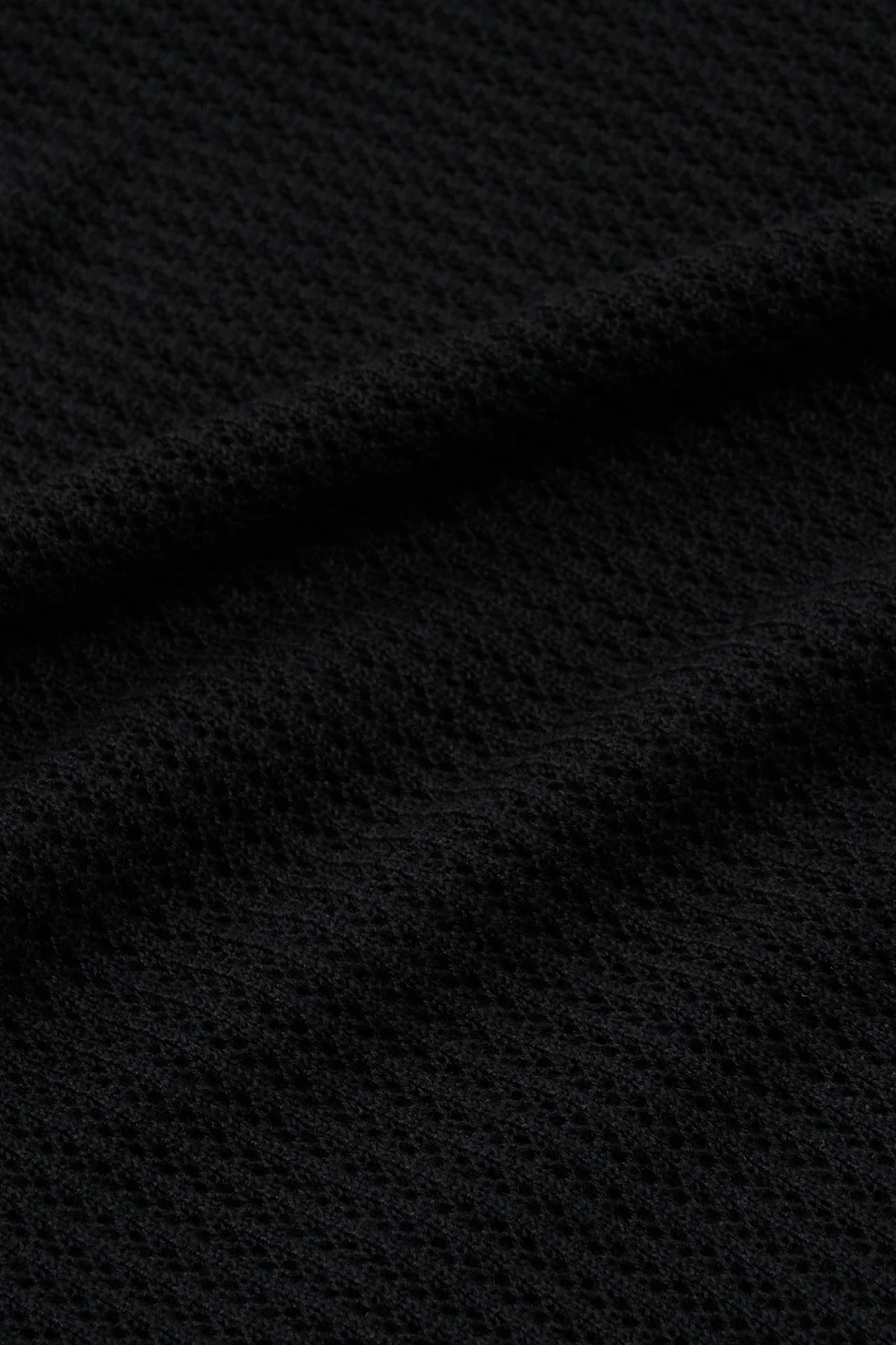 IAN CROCHET SHORT SLEEVE TEE | BLACK HONEYCOMB - Image 5