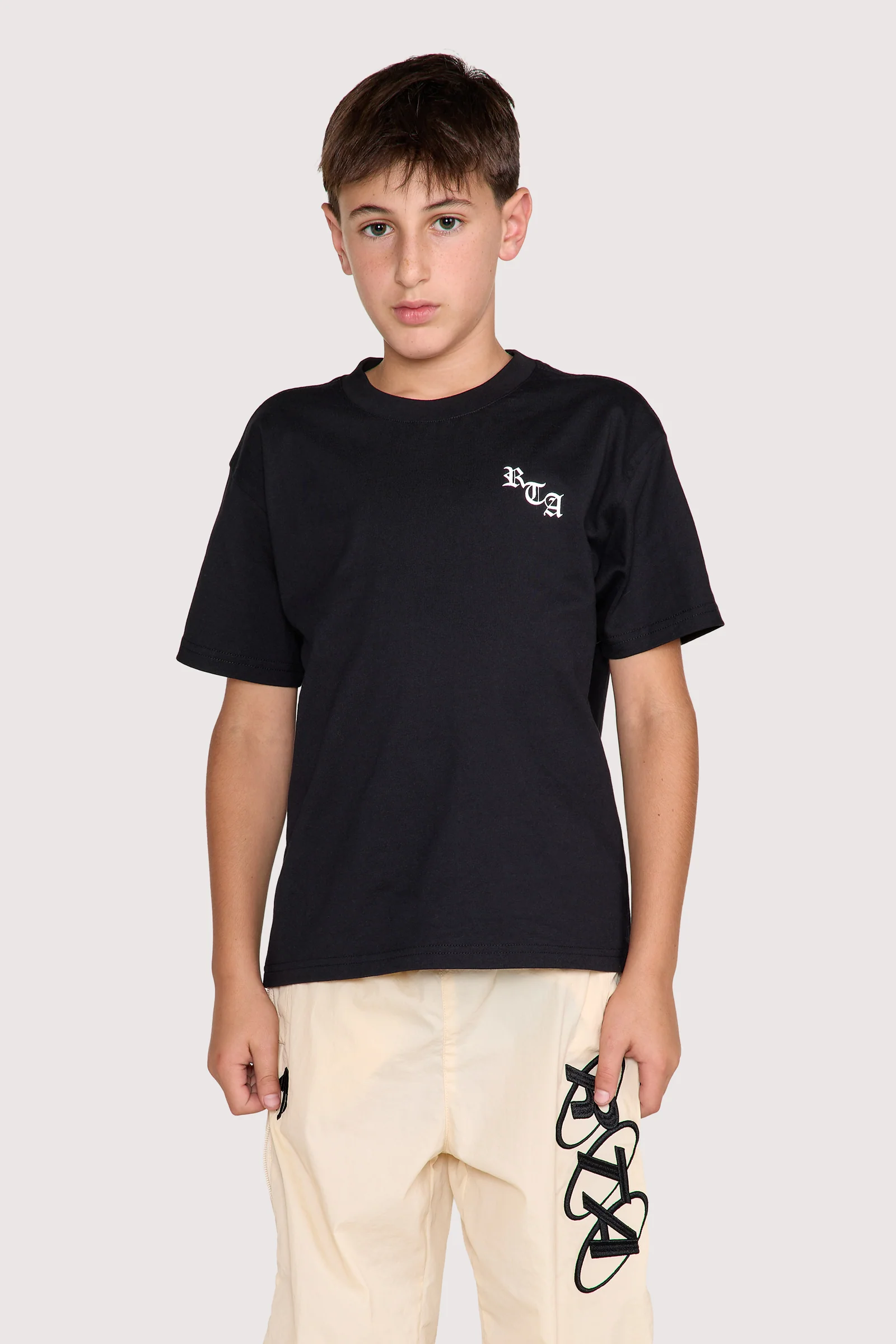 KIDS LAWSON SHORT SLEEVE TEE | BLACK OLD ENGLISH LA - Image 5