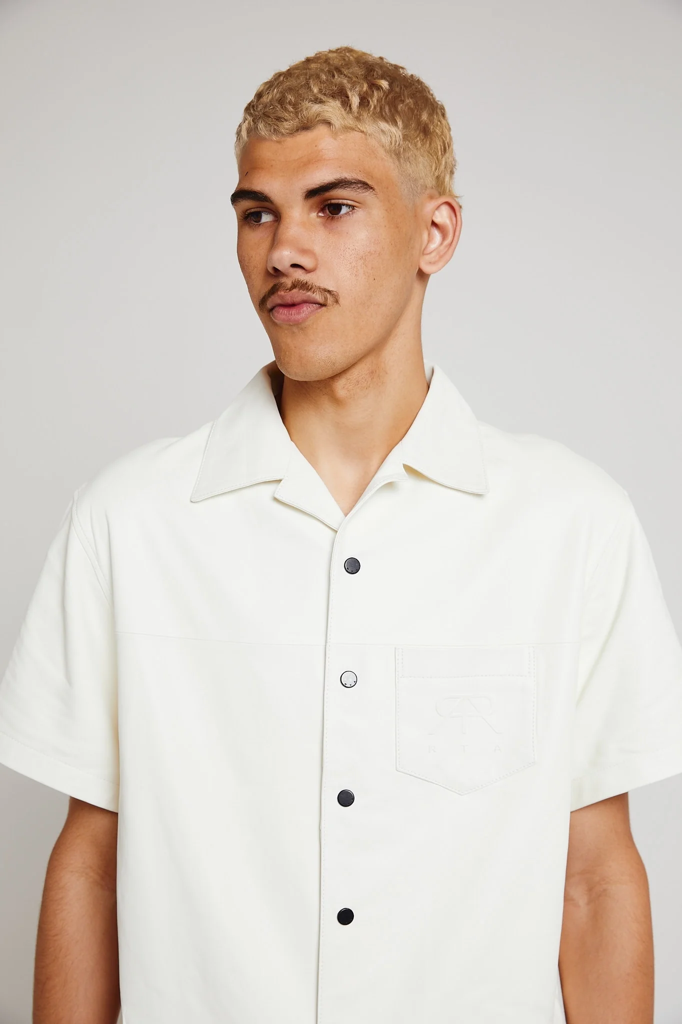 LEATHER SHORT SLEEVE SHIRT | WHITE - Image 4