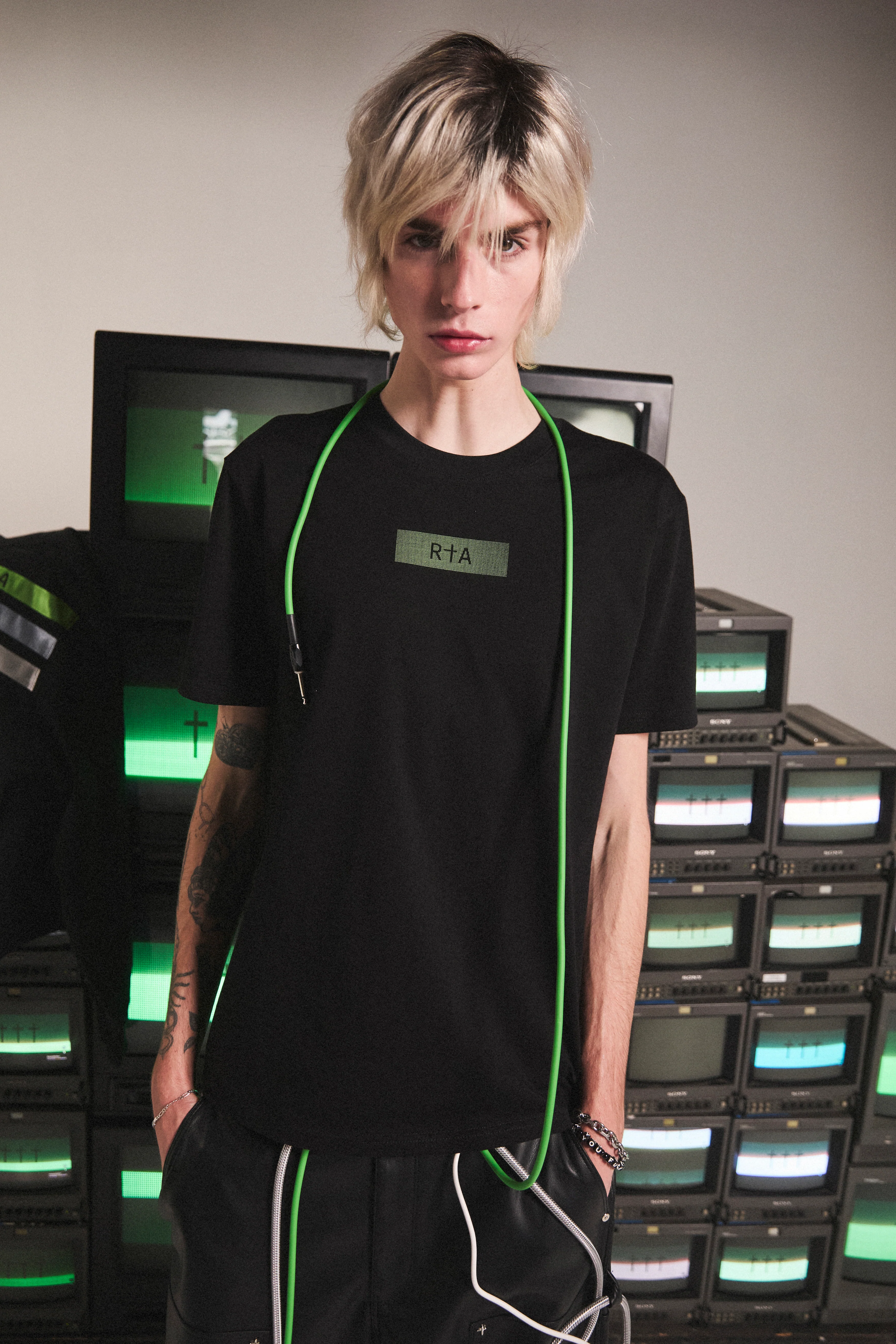 LIAM SHORT SLEEVE TEE | BLACK BINARY LOGO - Image 5