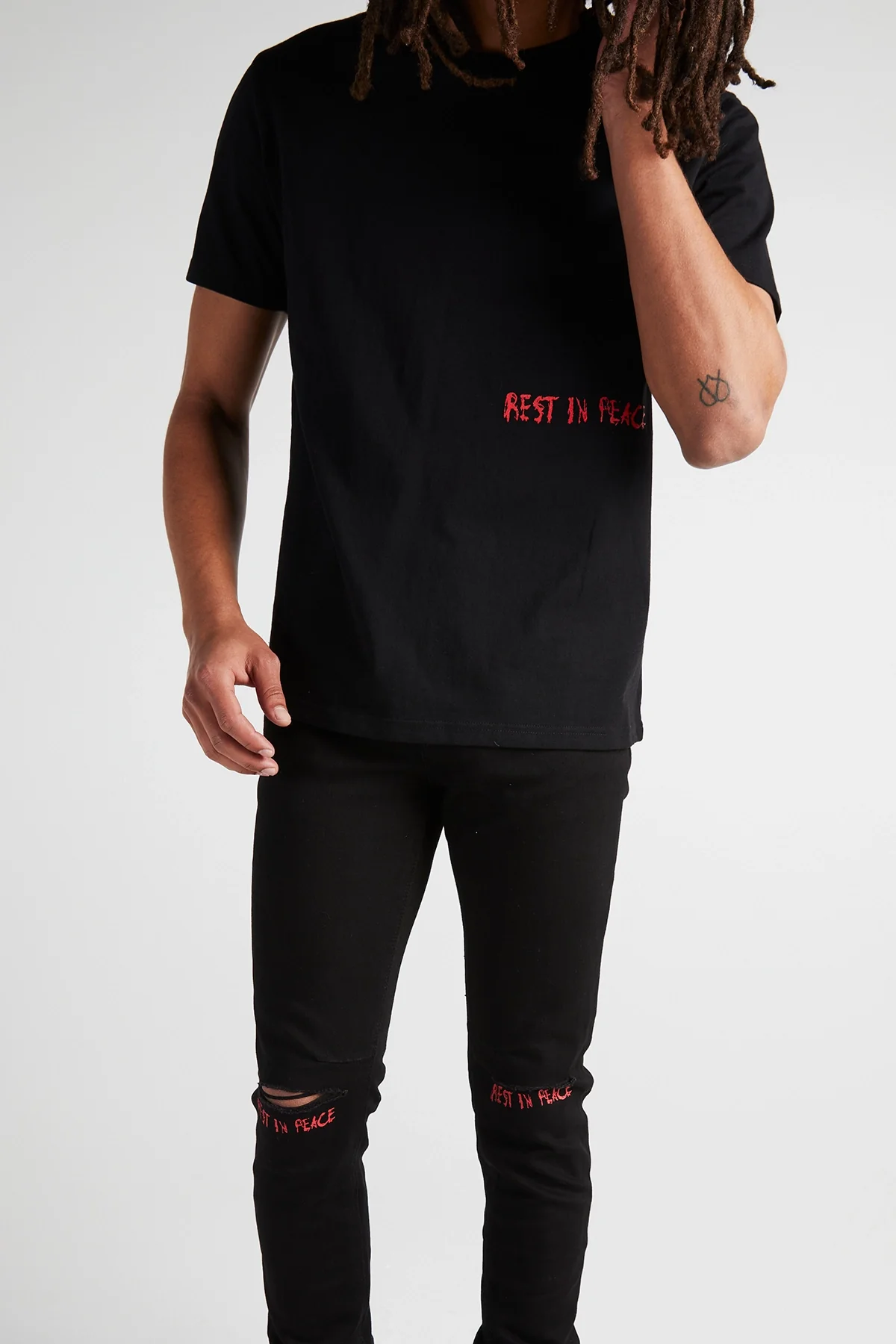 LIAM TEE | BLACK RED RIP CROSS - Image 3