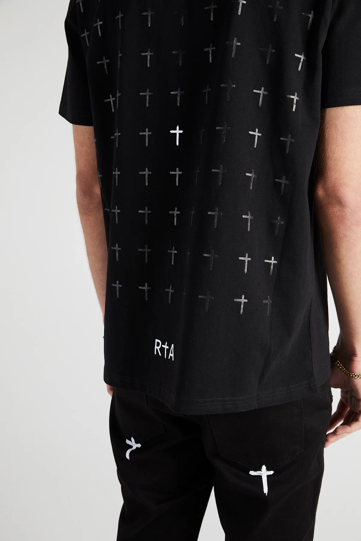 LIAM TEE | BLACK RIP CROSS - Image 6