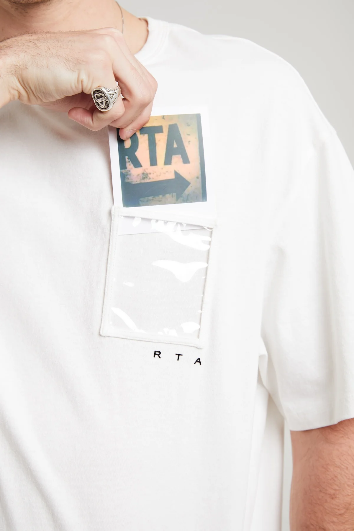 PHOTO POCKET TEE | WHITE PHOTO - Image 5