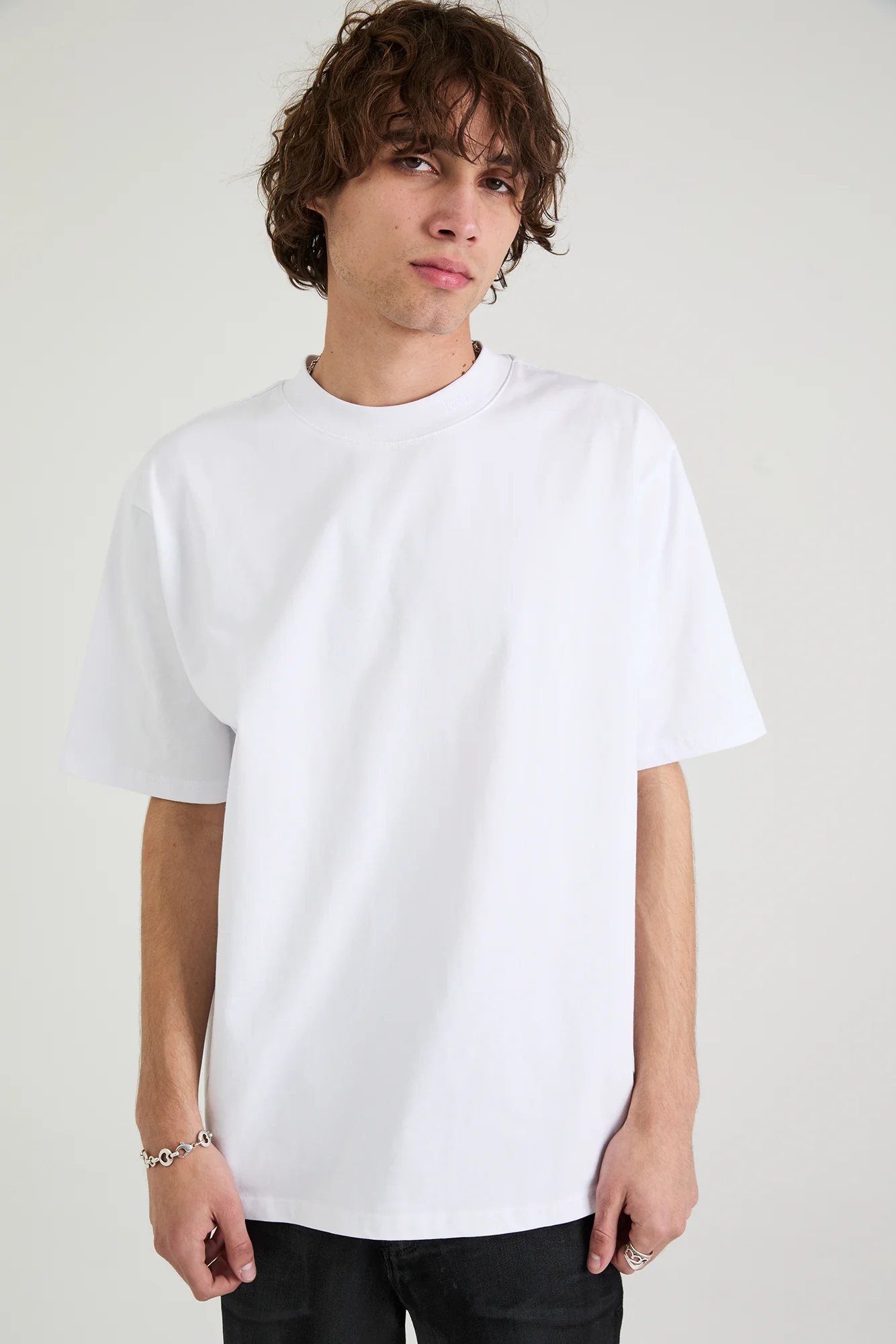 RICO MOCK NECK SHORT SLEEVE TEE | WHITE COLLAR LOGO - Image 5