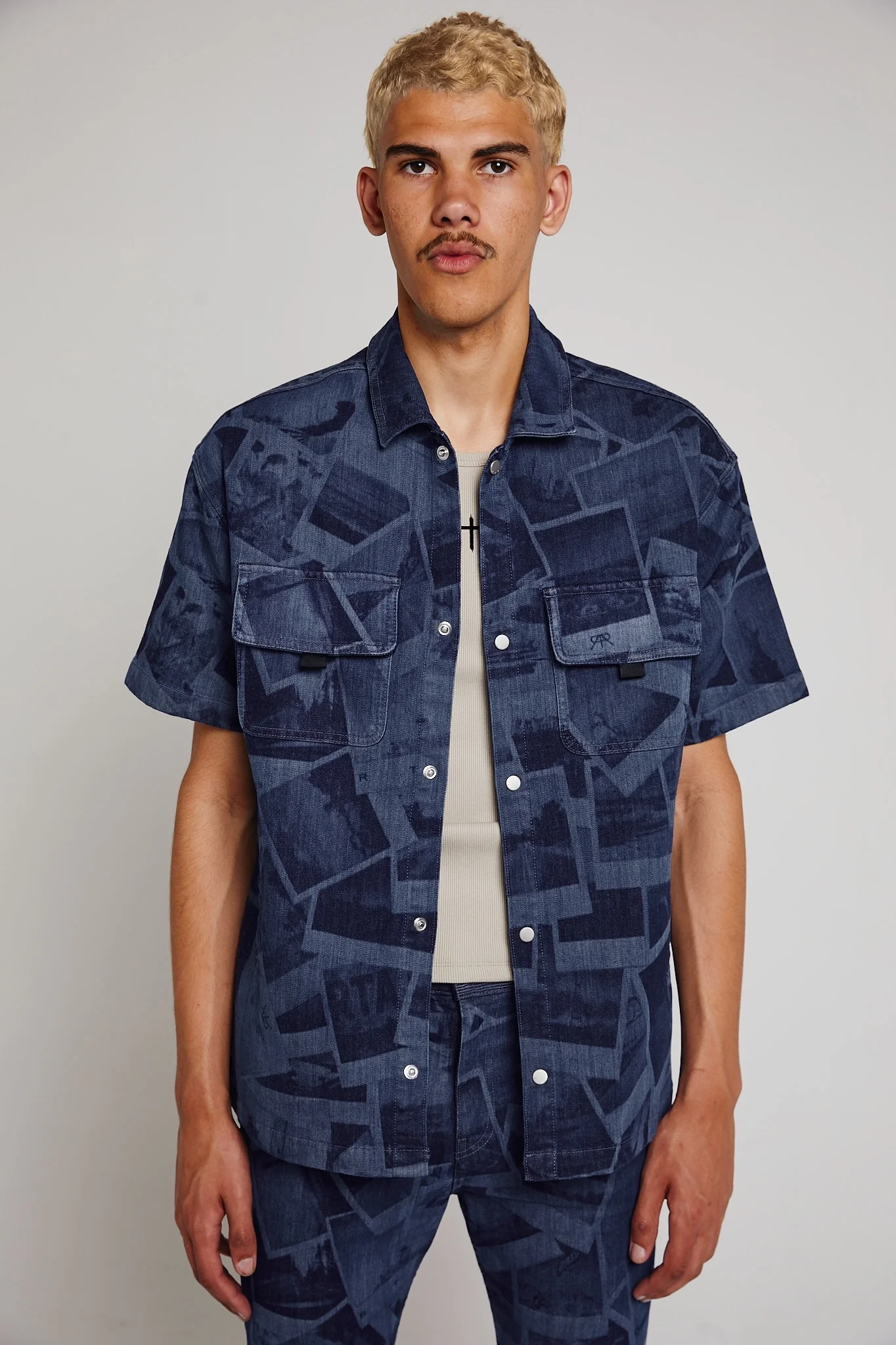 SHORT SLEEVE CHEST POCKET SHIRT | INDIGO PHOTO COLLAGE - Image 5