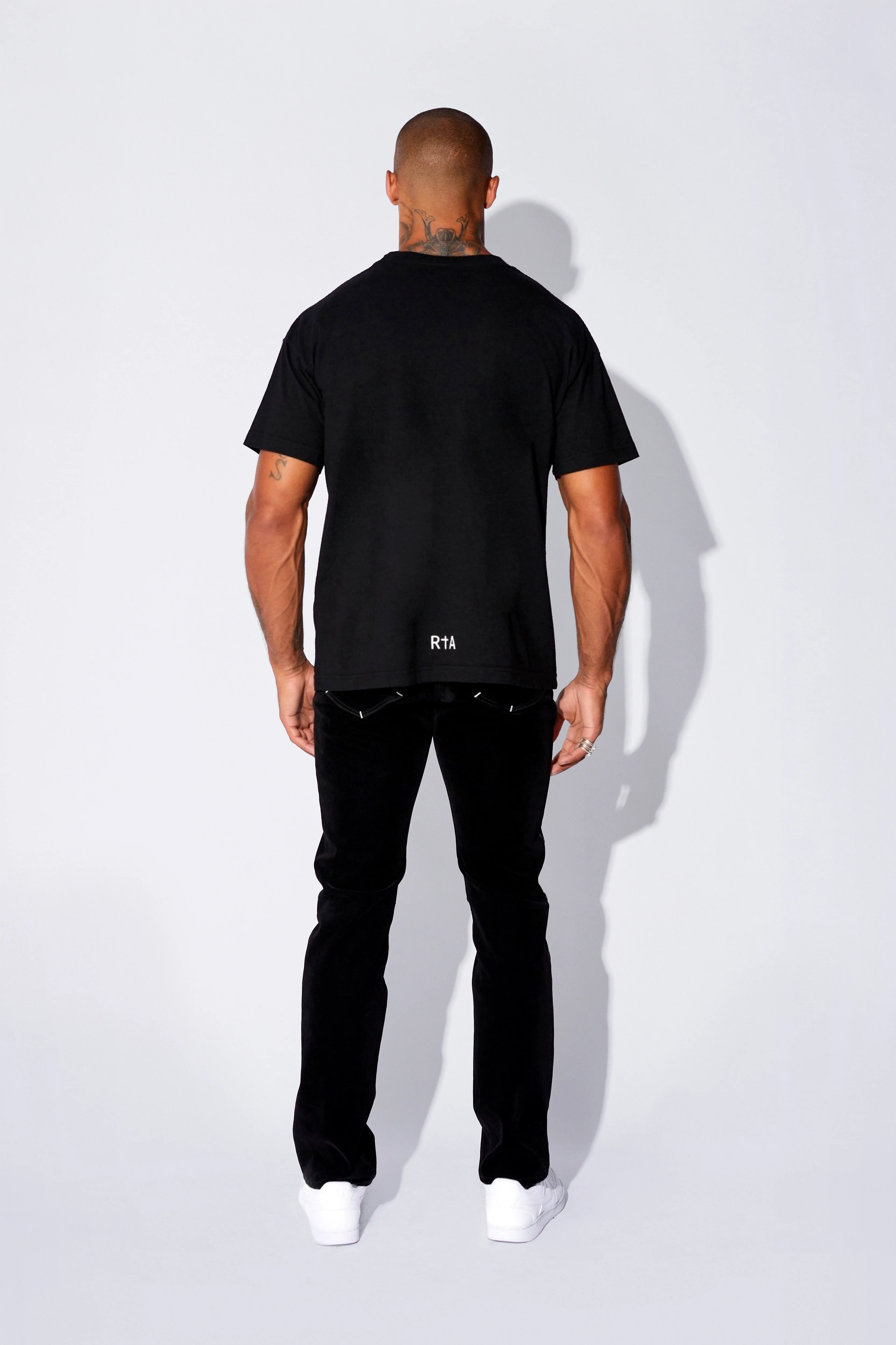 COLIN SHORT SLEEVE TEE | BLACK OLD ENGLISH - Image 4